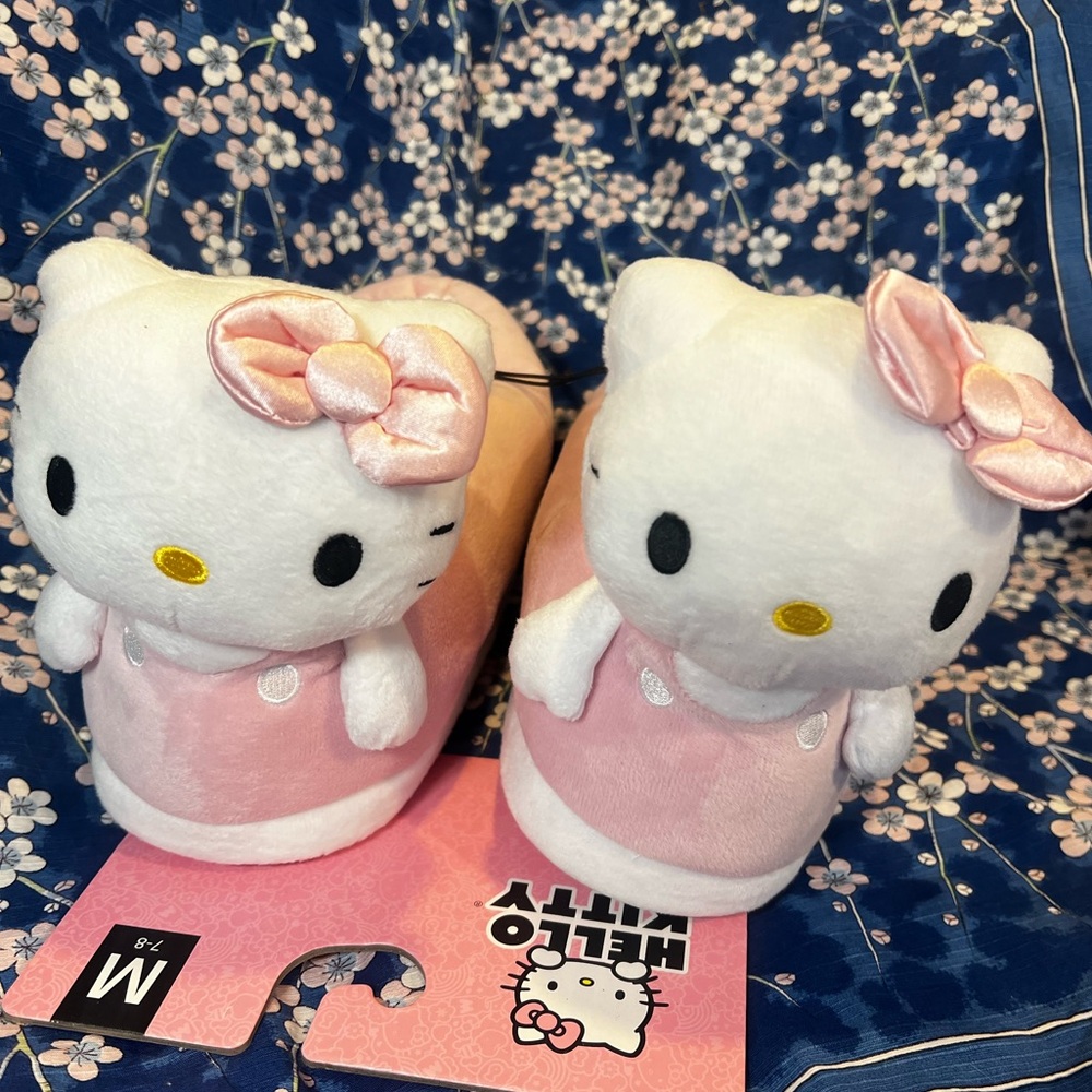 Hello kitty stand-up slippers